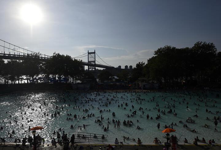 ABD sıcaktan kavruluyor New York ta acil durum ilan edildi