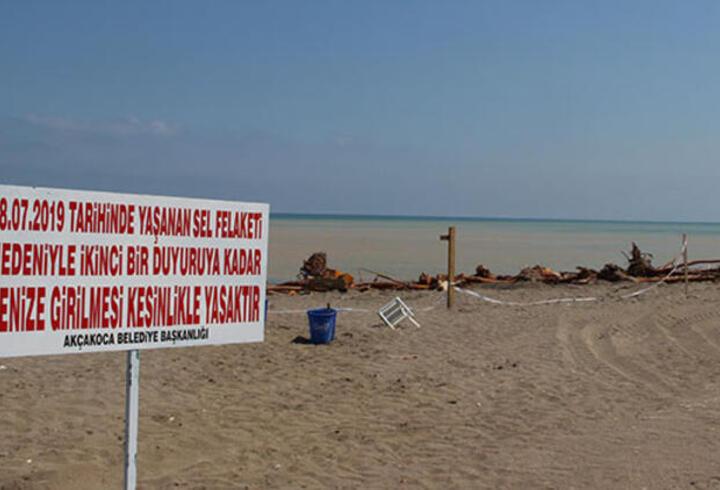 Sel nedeniyle Akçakoca da denize girmek yasaklandı